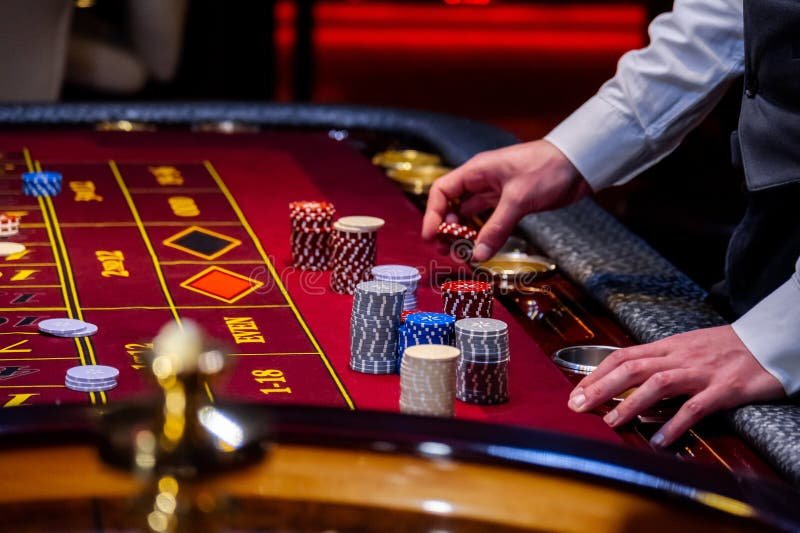 বাংলাদেশি খেলোয়াড়রা মোবাইলে pool game ক্যাসিনো উপভোগ করছেন
